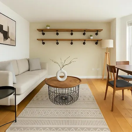 2 Bed Garden Flat In Clapham Apartment